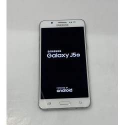 Телефон Samsung Galaxy J5 2016