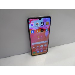 Телефон Samsung Galaxy A70...