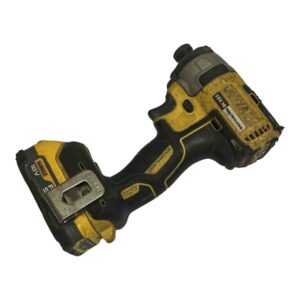 Аккумуляторный ударный шуруповерт DeWalt DCF887