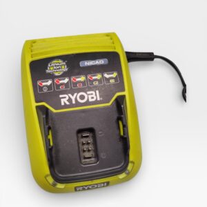 Laadija Ryobi C120D