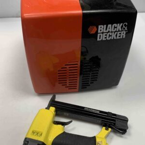 Õhukompressor Black&Decker 1100w + Naelapüstol FXA