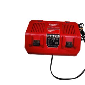 Laadija Milwaukee M18 DFC