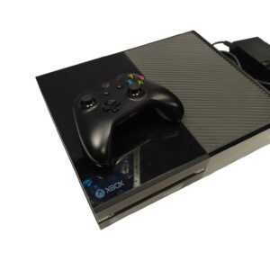 Игровая консоль Xbox One + Геймпад + Провод